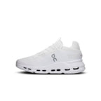 On Cloudnova 2 All Black sneaker - on-foot look